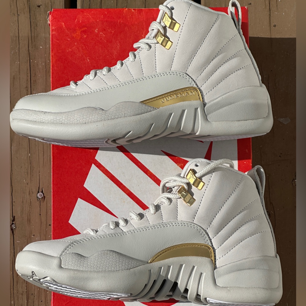 Nike Air Jordan 12 Retro Casual Sneaker (White Gold) - Womens 6 | fits 4.5Y NEW - Picture 7 of 10